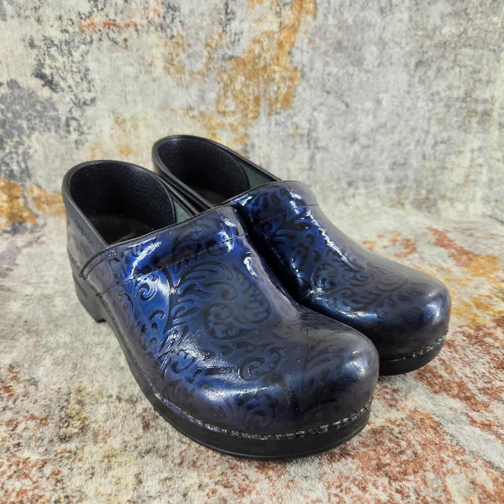 Dansko Professional Clogs Women 42 EU 11.5 US Blue Tooled Paisley Patent Leather